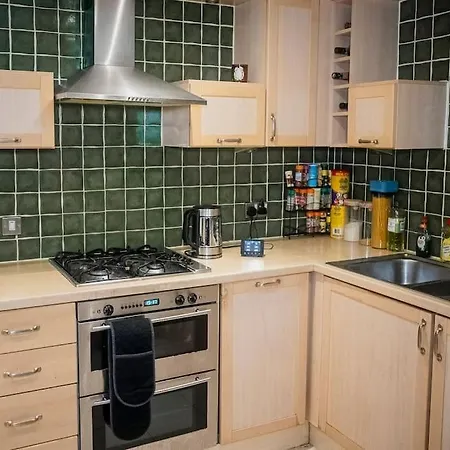 1-Bed Flat In Ocean Village Southampton Exterior photo