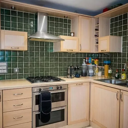 1-Bed Flat In Ocean Village Southampton Exterior photo