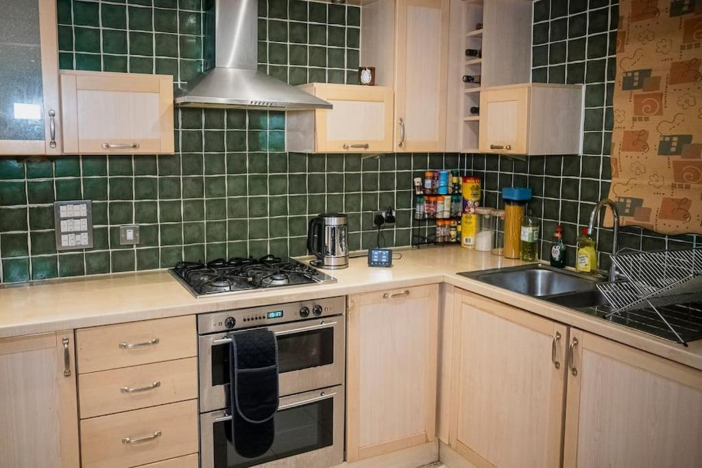 1-bed Flat In Ocean Village Apartamento Southampton
